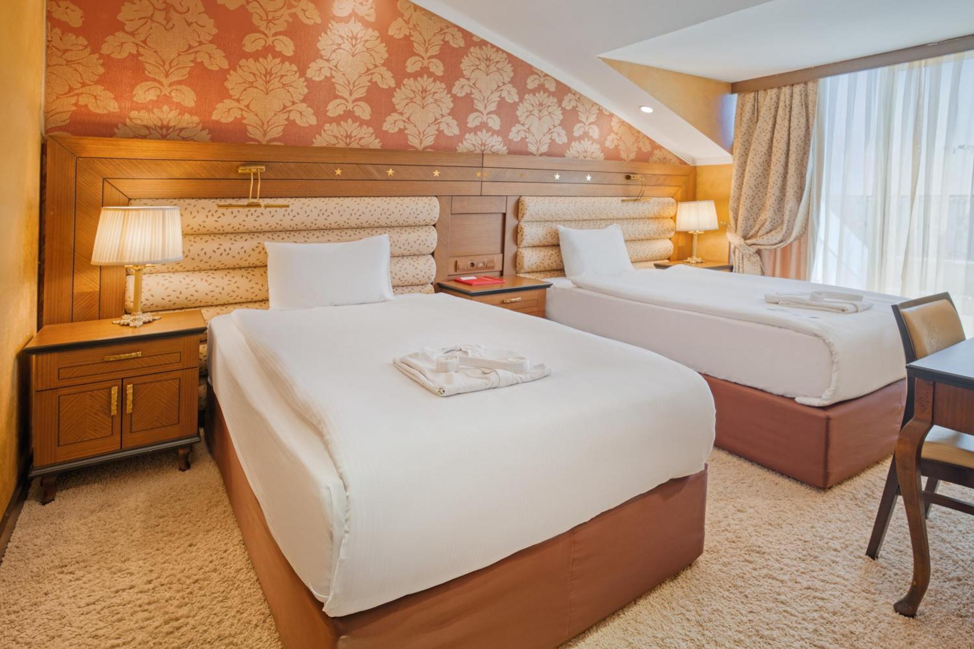 Megasaray Westbeach Antalya Exterior foto A room at the Grand Hotel